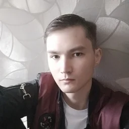 Сам Стоун